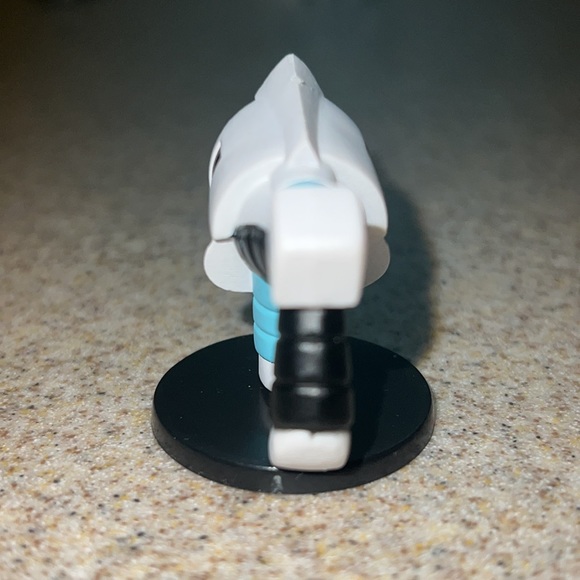 2019 Ratchet & Clank Enemy Robot “Electroid” comes w/ Accessories collectible - Picture 9 of 14